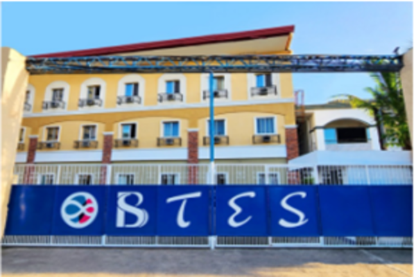 BTES（Brainy Tutelage English School）/ ビーティーイーエス