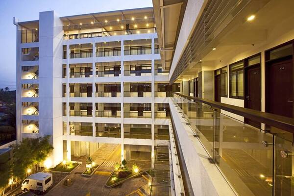 【一時休校】Premier English College Hotel Campus