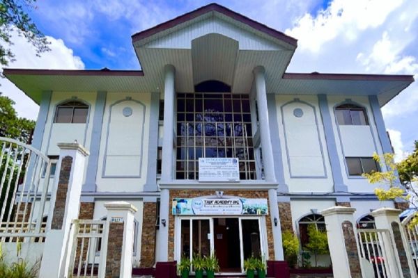 API BECI Sparta Campus / ベシ スパルタキャンパス